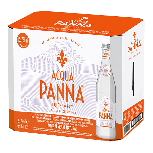 caja de agua Acqua Panna con 15 botellas de 750 ml c/u